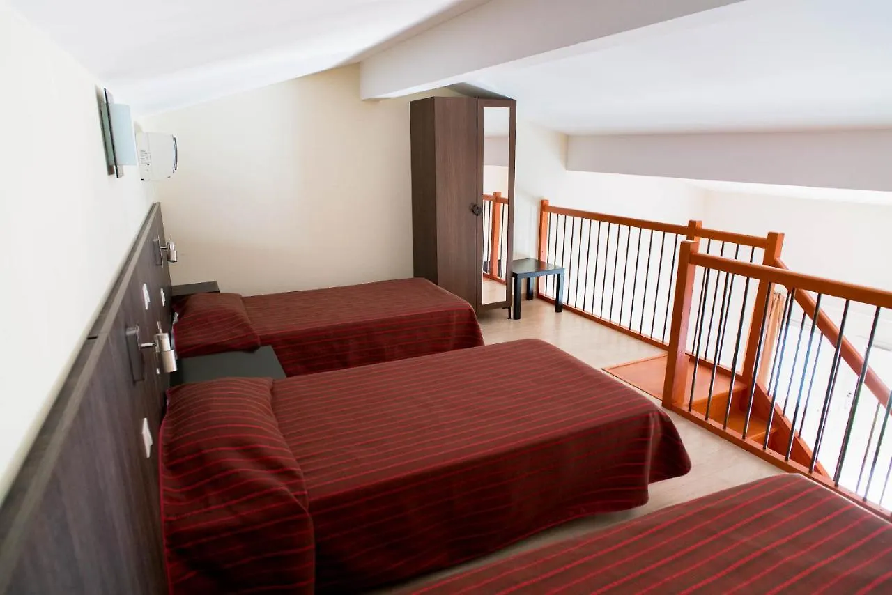 ** Hotel Allotel Fos-sur-Mer Francia